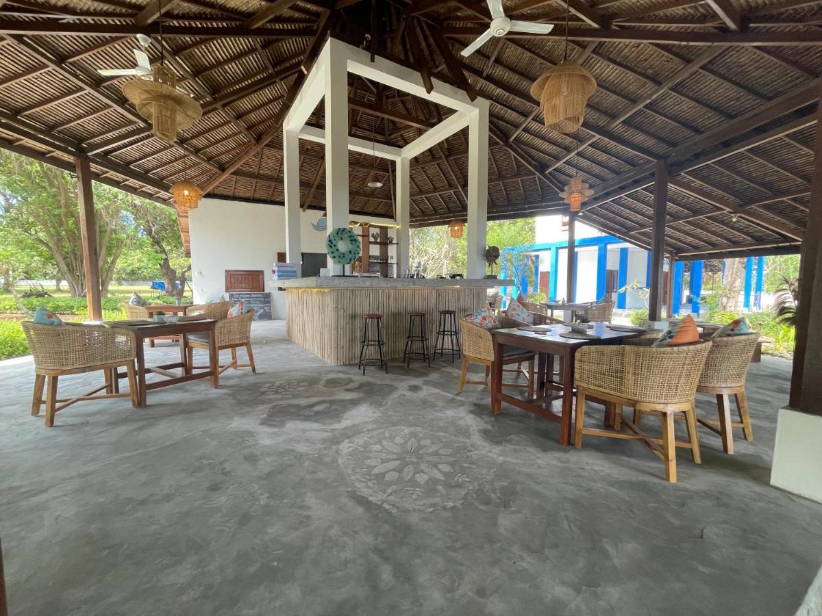 Blue Emocean Dive Resort Moyo Island Esterno foto